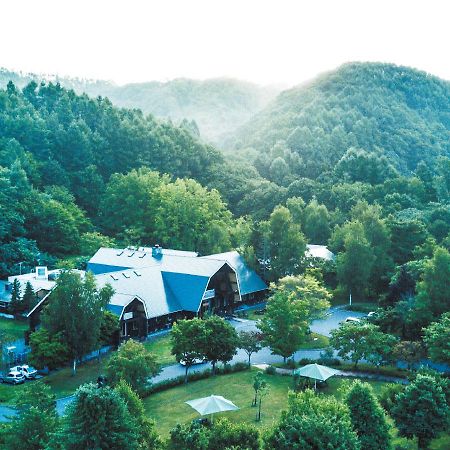 Log Hotel The Maple Lodge Iwamizawa Exterior photo