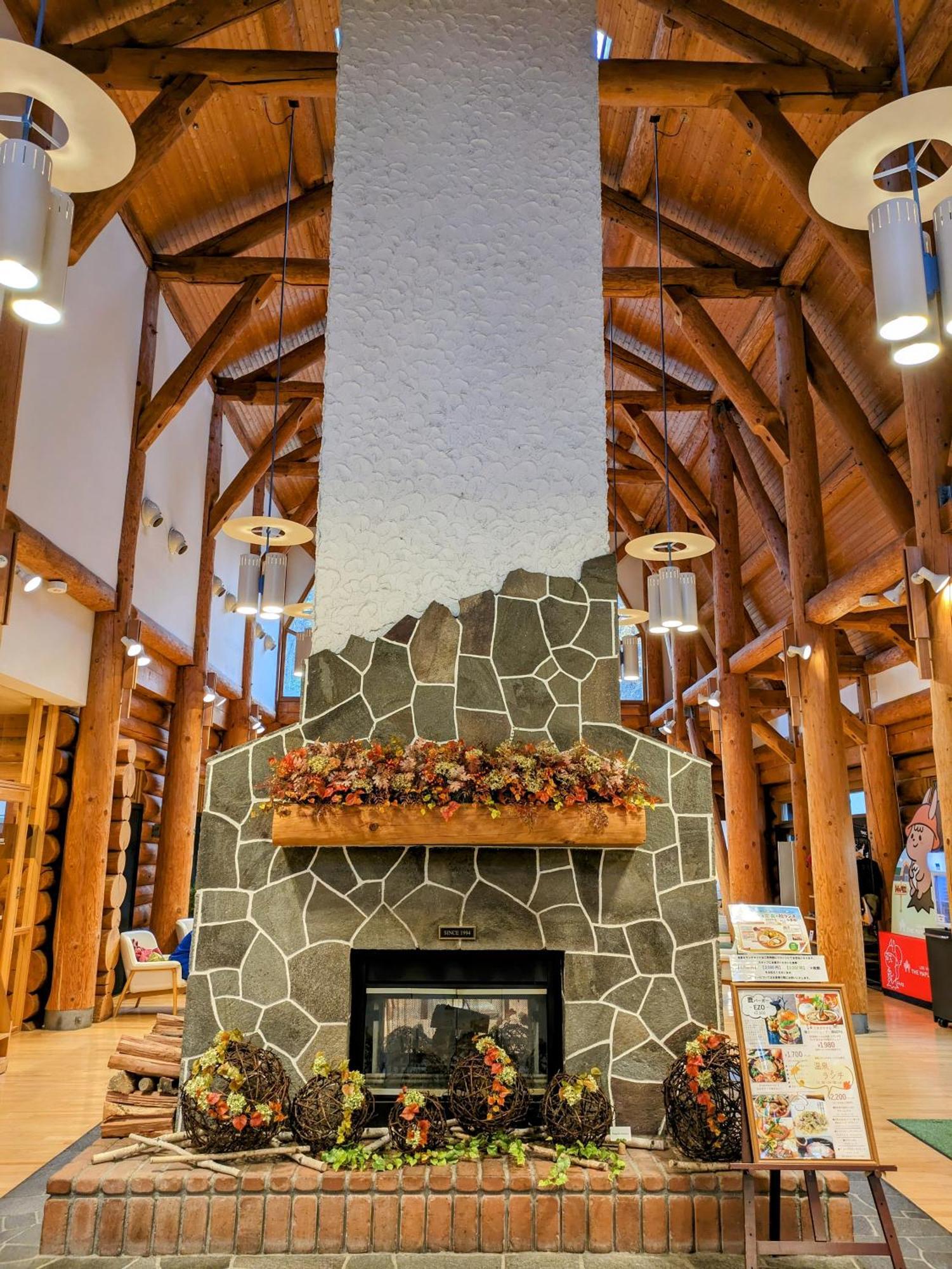 Log Hotel The Maple Lodge Iwamizawa Exterior photo