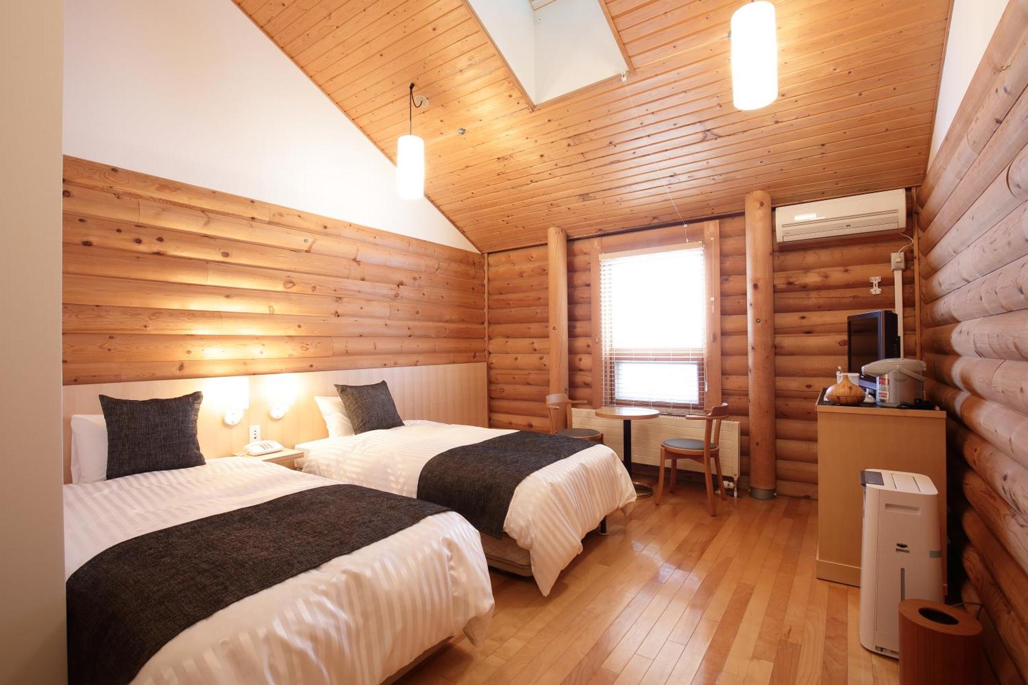 Log Hotel The Maple Lodge Iwamizawa Exterior photo