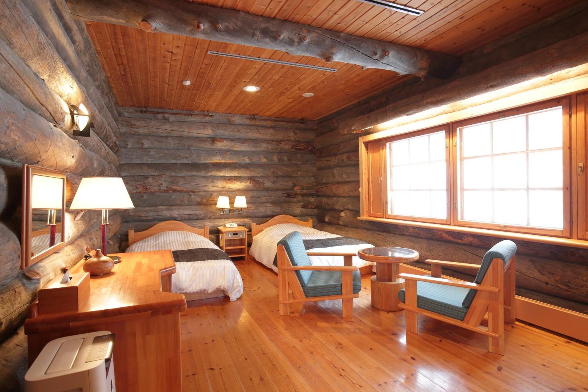 Log Hotel The Maple Lodge Iwamizawa Exterior photo